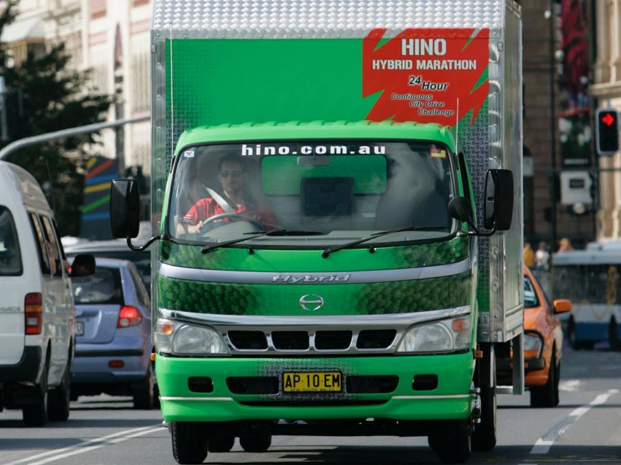  Hino 300-714 Hybrid 2007 года  (фото 15 из 16)